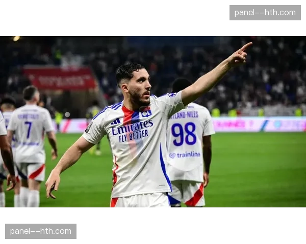 通讯：里昂主场失利，赛后数据显示其高位防线身后的空当被对手利用了七次